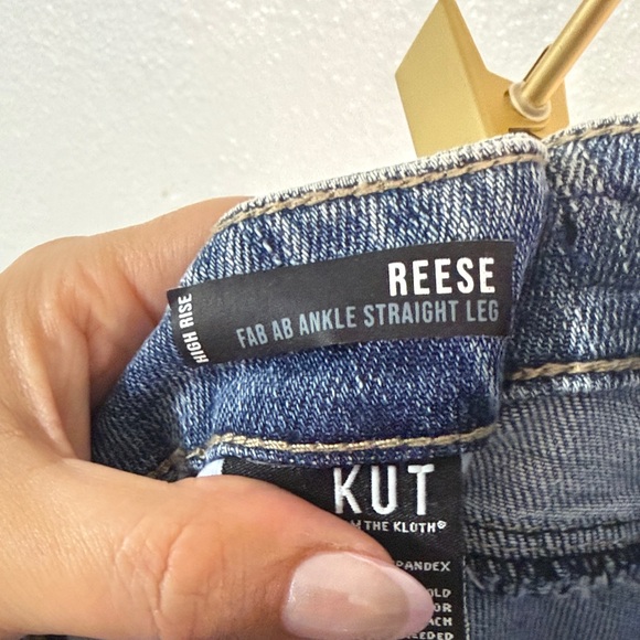 Kut from the Kloth Women's FAB AB ankle straight Jeans in Washed Blue - Picture 7 of 9